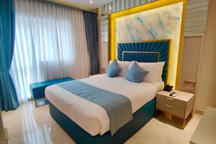 Room 3 of 18
