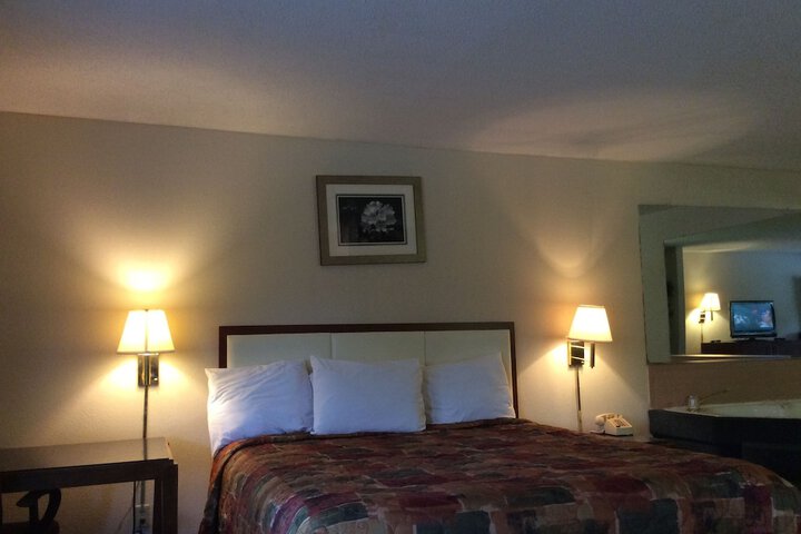 Room 9 of 35