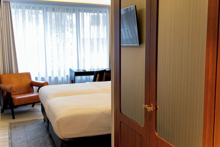 Room 28 of 58