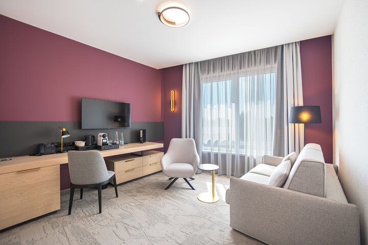 Room 9 of 42