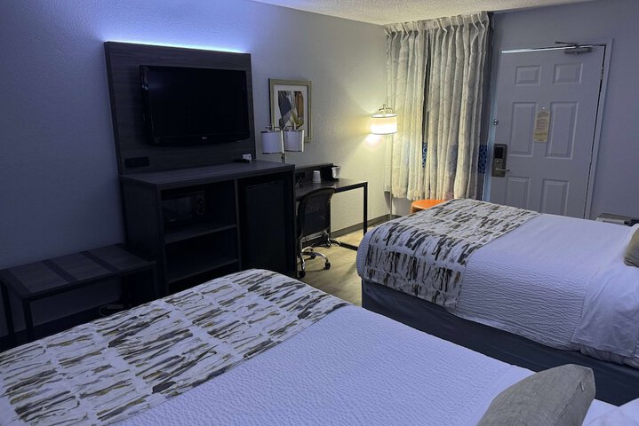 2 Double Beds (7 of 14)