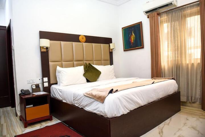Room 3 of 12