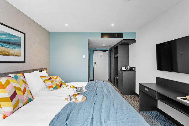 Room 5 of 53
