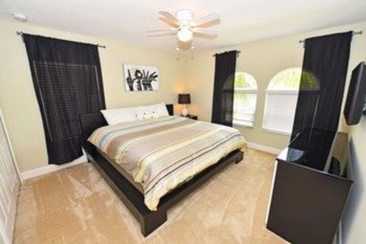 Room 12 of 23