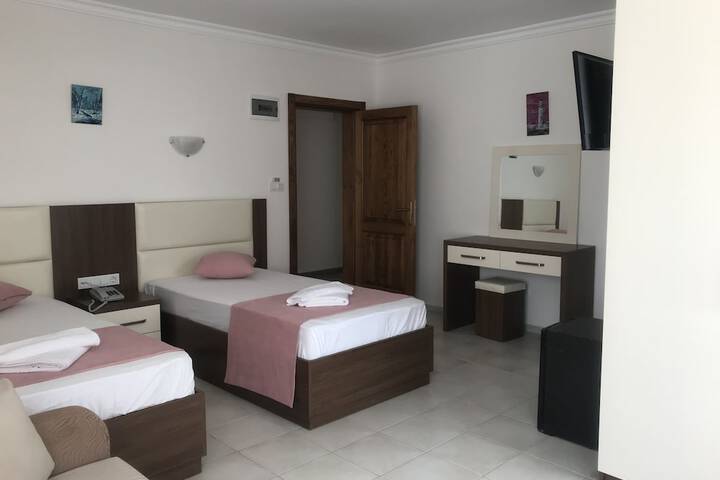 Room 28 of 73