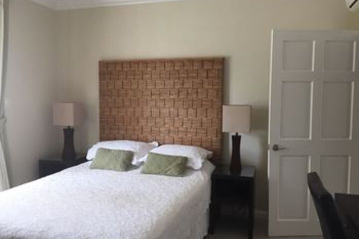 Room 13 of 33