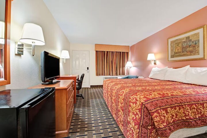 2 Queen Beds (2 of 5)