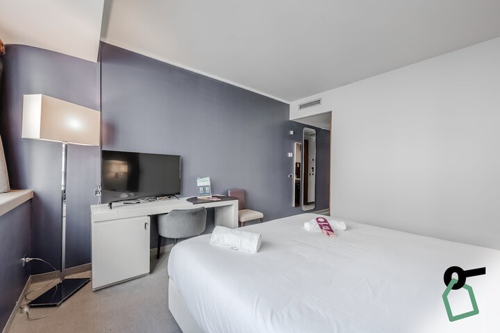 Room 28 of 56