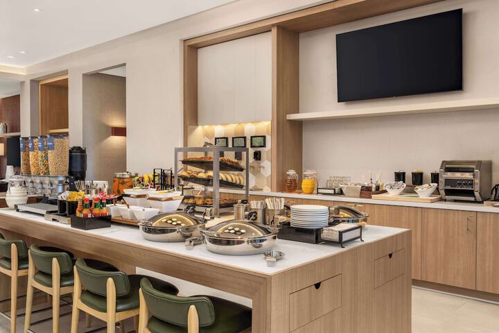 Breakfast area