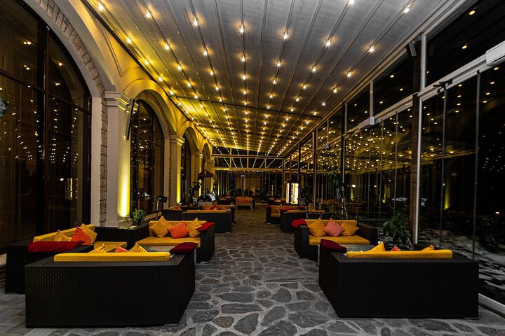 Lounge 132 of 160