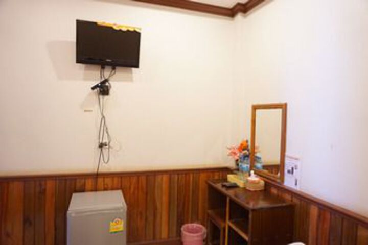 Room 28 of 42