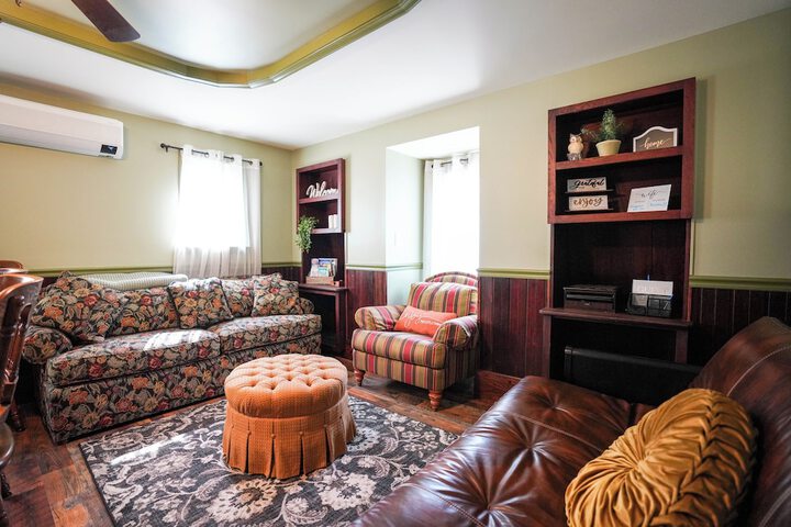 Room 118 of 230