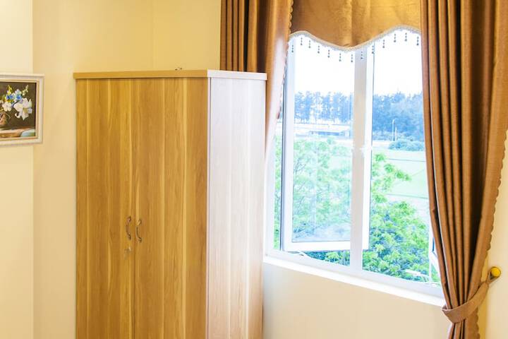 Room 20 of 33