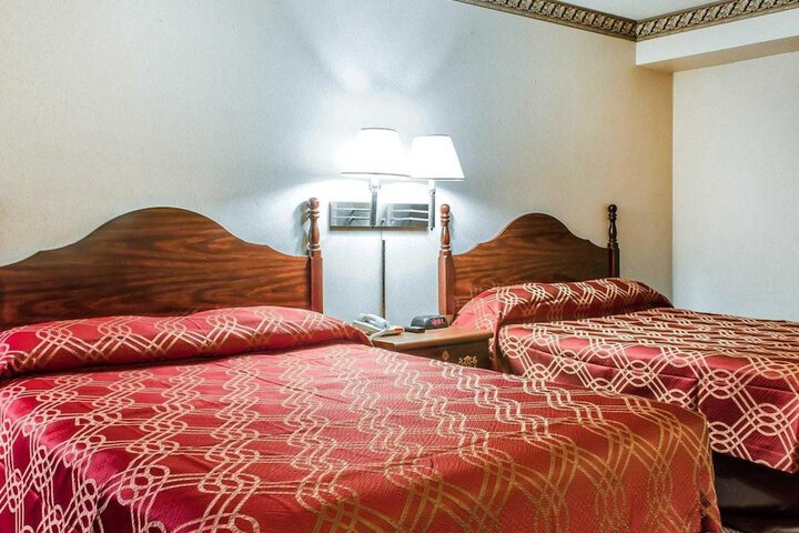 2 Double Beds (4 of 12)