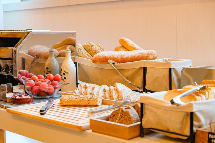 Breakfast/Coffee Service 46 of 76
