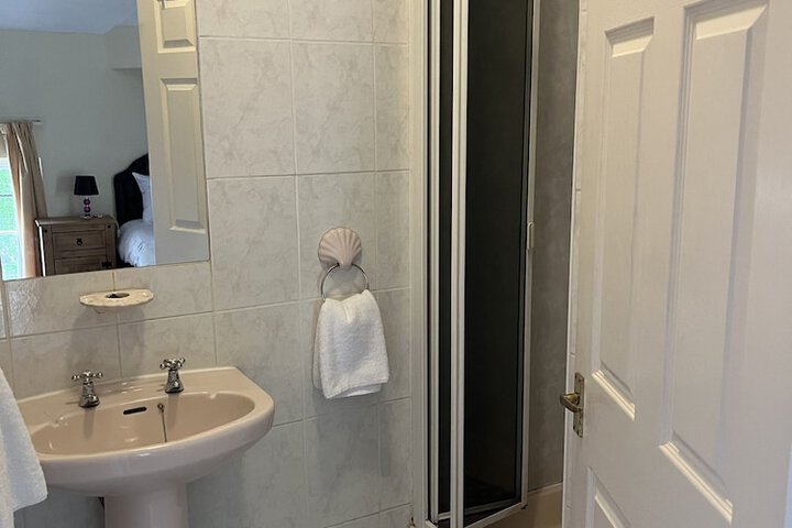 Room 16 of 33