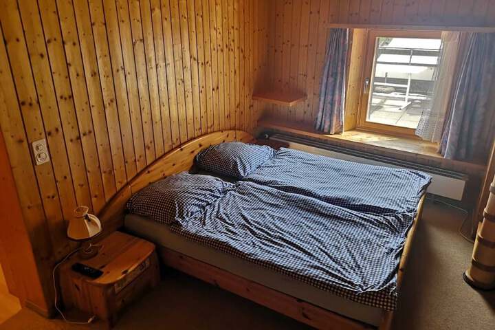 Room 12 of 40