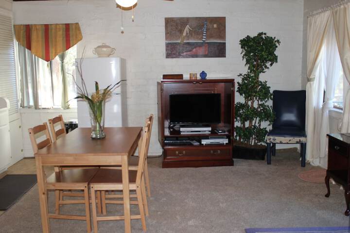 Room 7 of 12