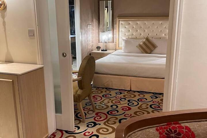 Room 6 of 46