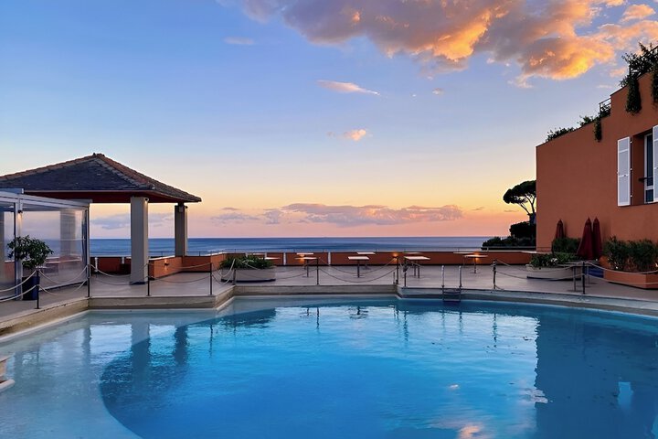 Pool 25 of 51
