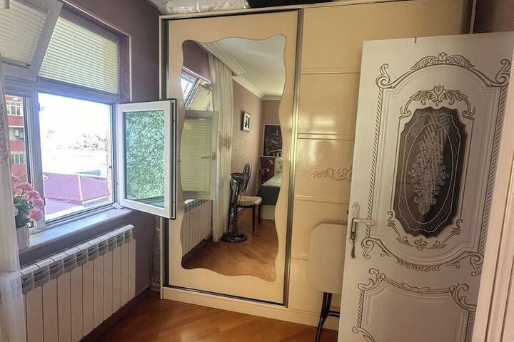 Room 3 of 6