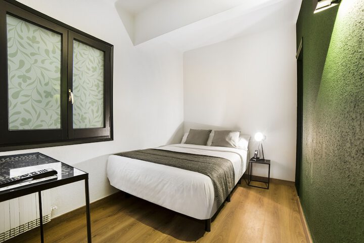 Room 16 of 44