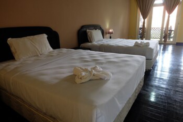 Room 4 of 27