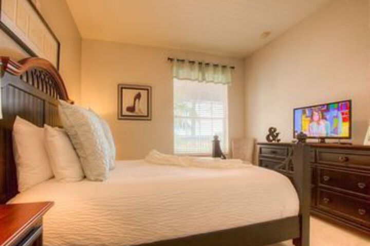 Room 13 of 27