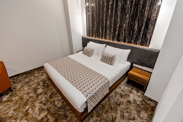 Room 40 of 85