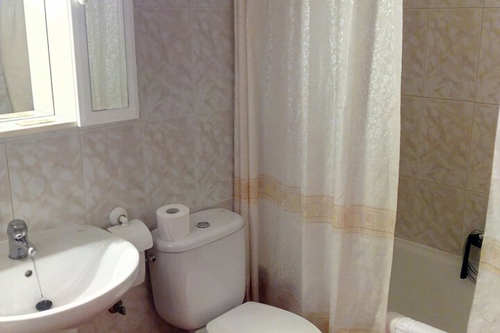 Room 44 of 49