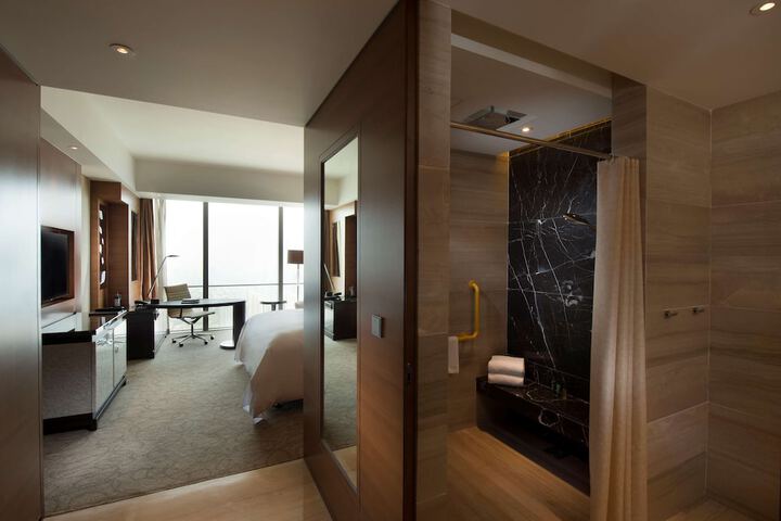 Room 15 of 78