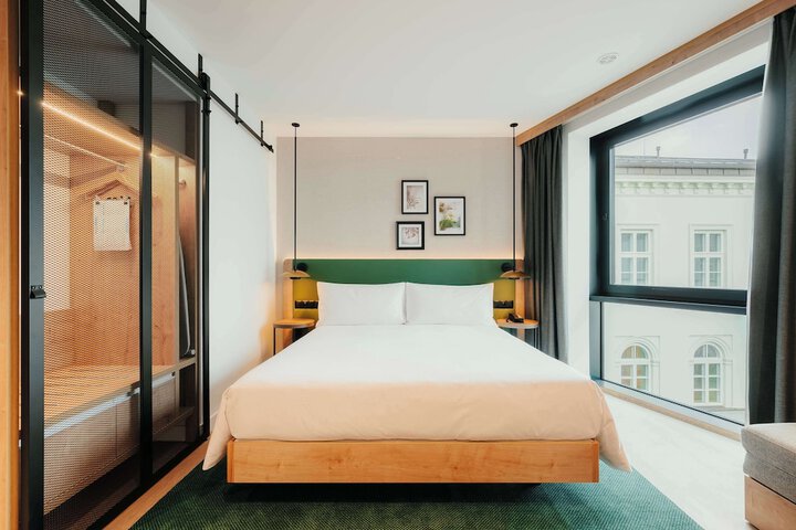 Room 21 of 70