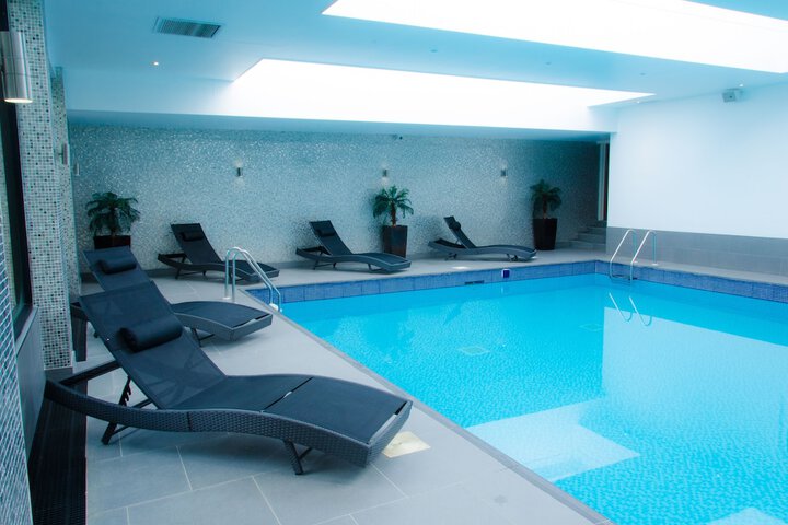 Pool 144 of 292