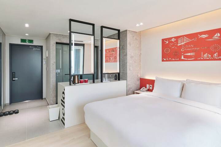 Room 9 of 51