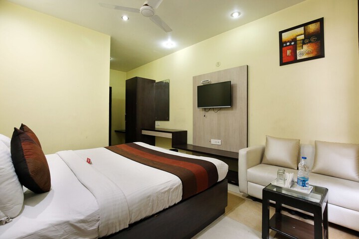 Room 13 of 31