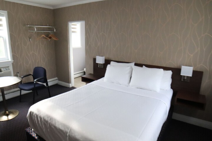 Room 15 of 29