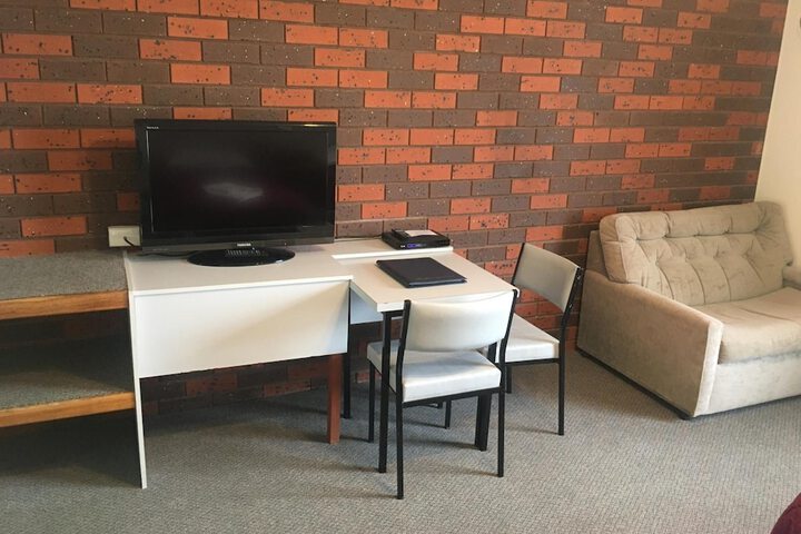 Room 5 of 32