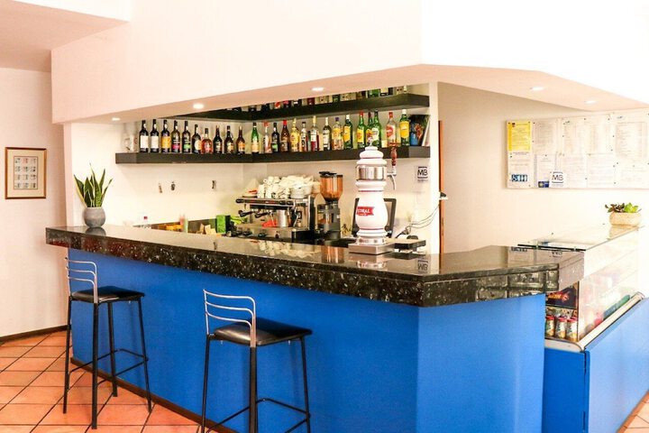 Snack bar