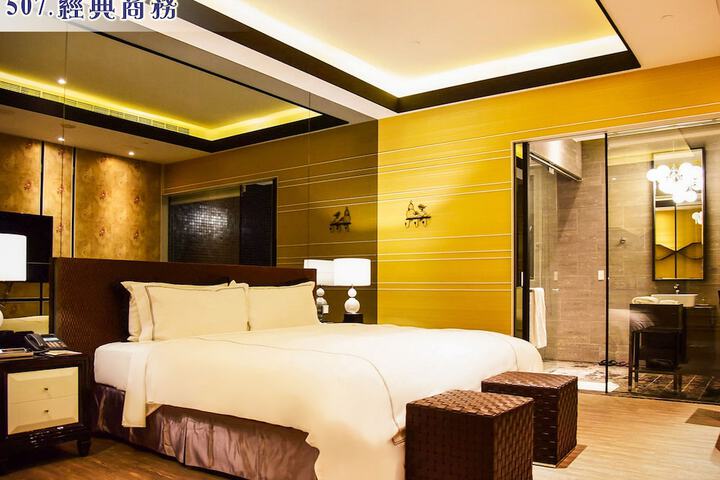 Room 6 of 91