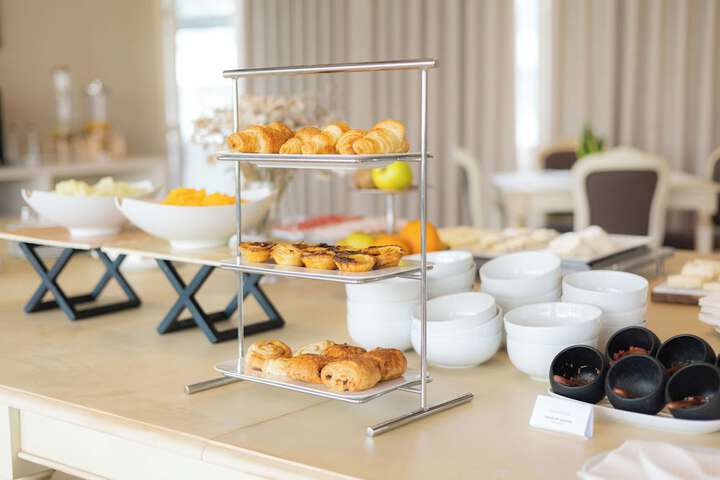 Breakfast/Coffee Service 32 of 39