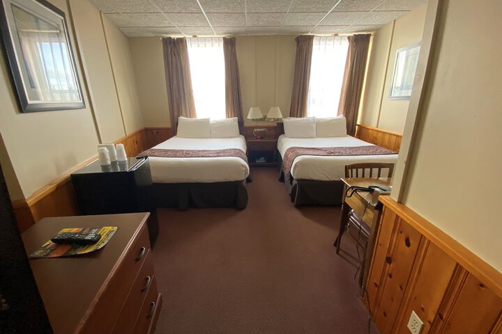 Room 14 of 33