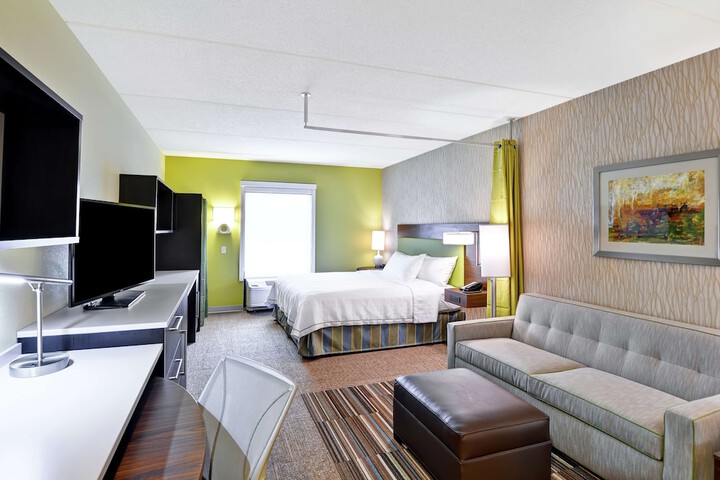 1 King Bed Studio Mountain View (3 of 10)