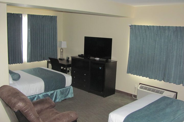2 King Beds Accessible (26 of 29)