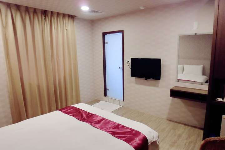 Room 12 of 67