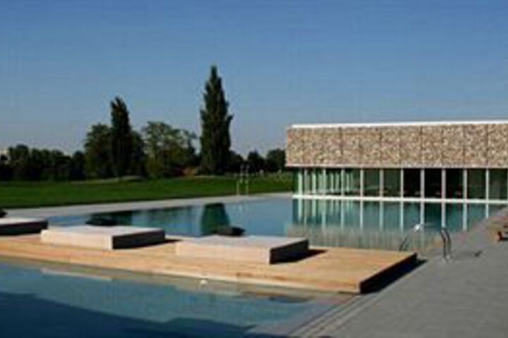 Pool 33 of 43
