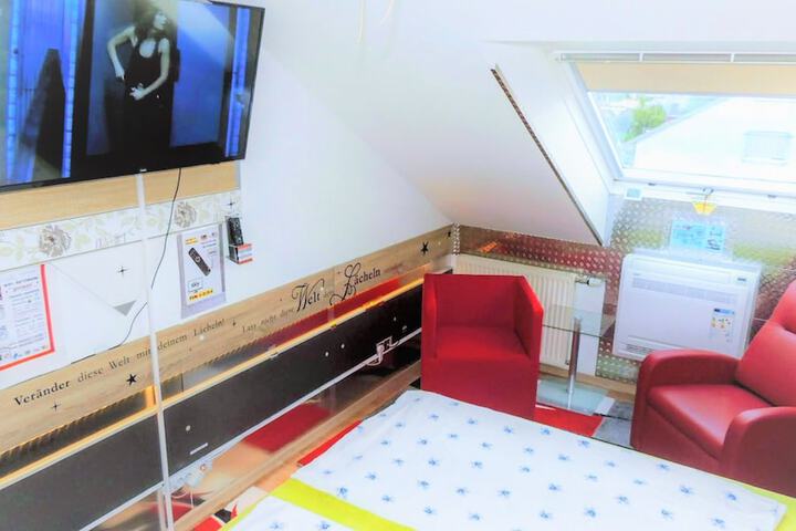 Room 55 of 272