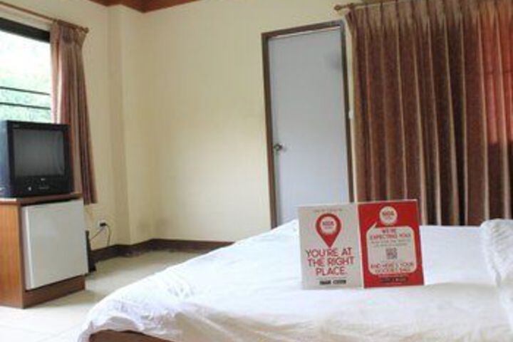 Room 6 of 33