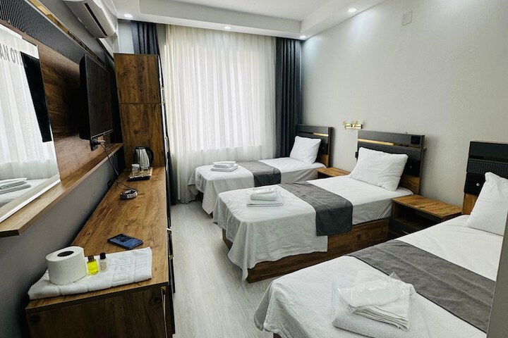 Room 8 of 21