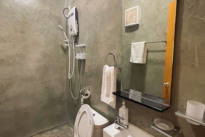 Room 14 of 19
