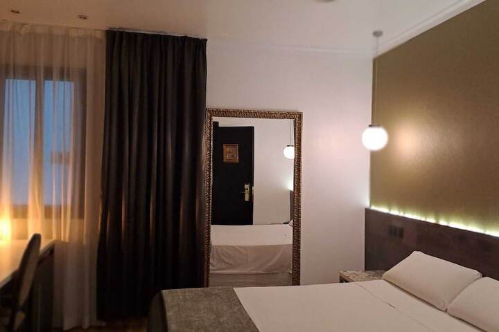 Room 95 of 193